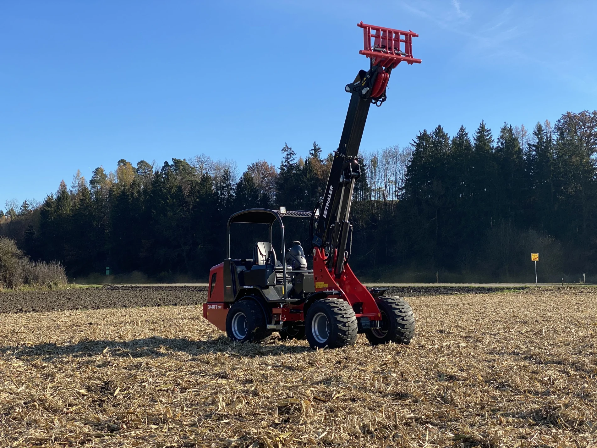 Teleskopický nakladač 48T18